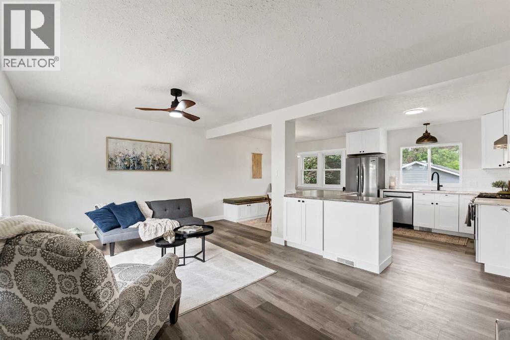 1005 Bullivant Crescent SW - Image 3