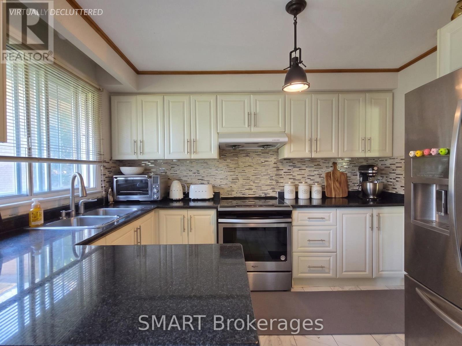 482 RUTH AVENUE - 10