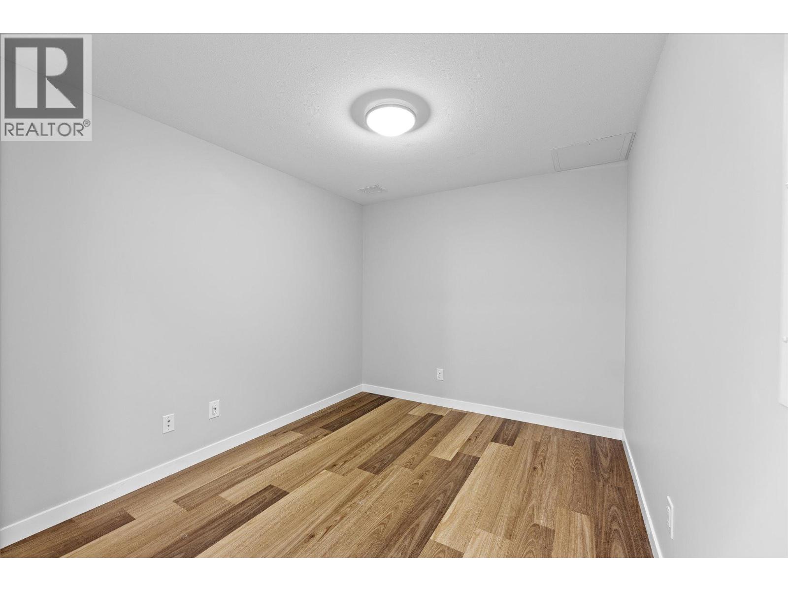 210 722 Valley Road, Kelowna