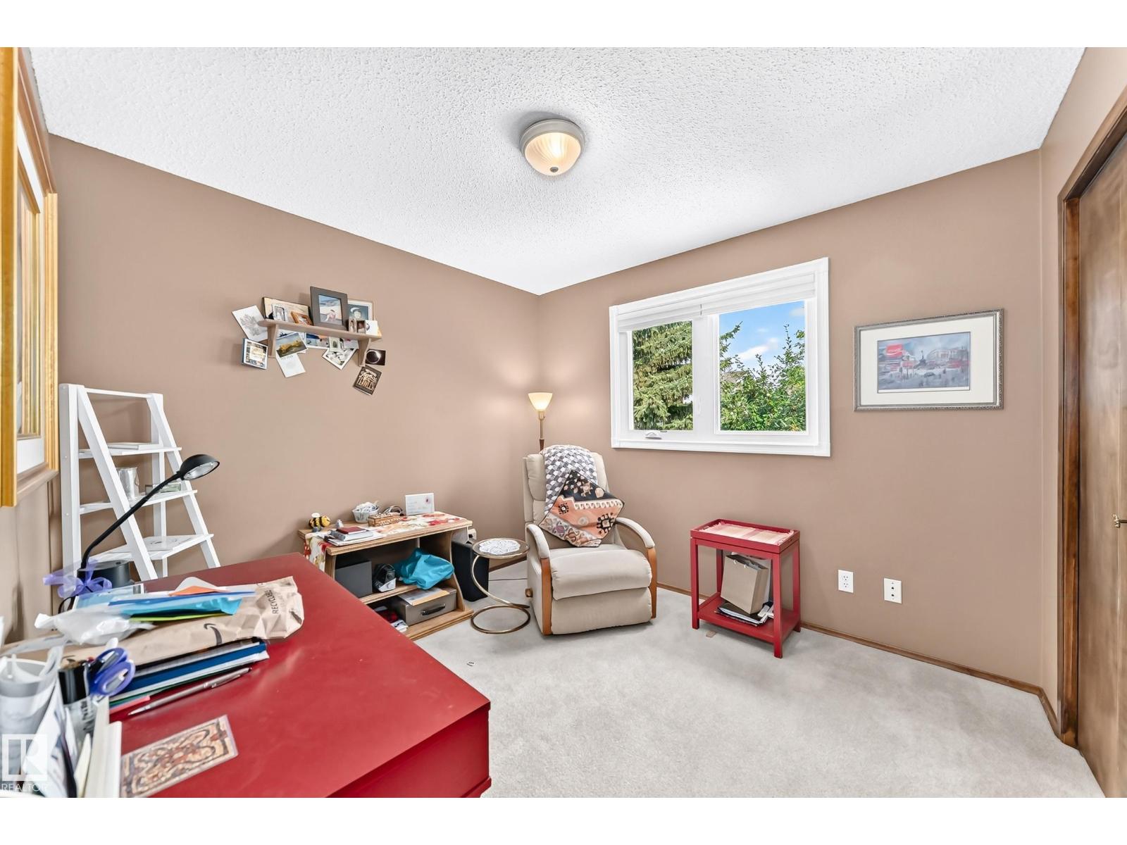 16 LORNE CR - 50