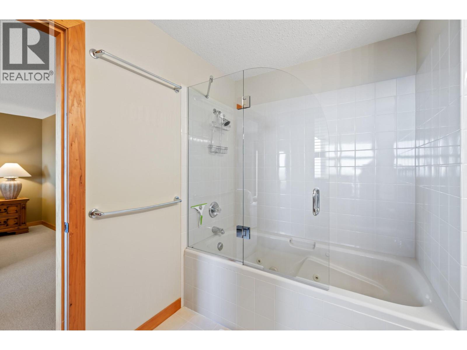 #11 165 Kettle View Road - 35