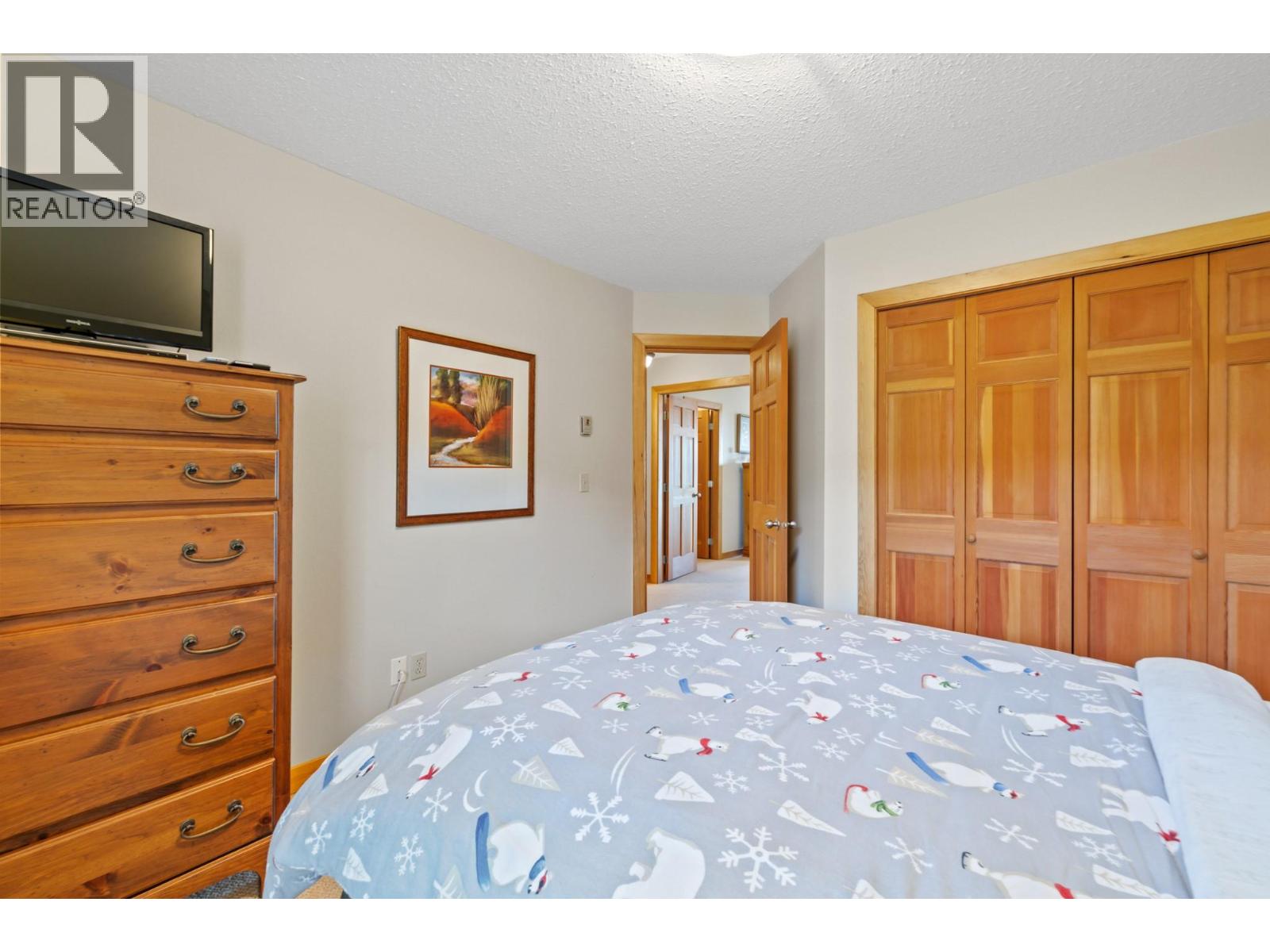 #11 165 Kettle View Road - 40