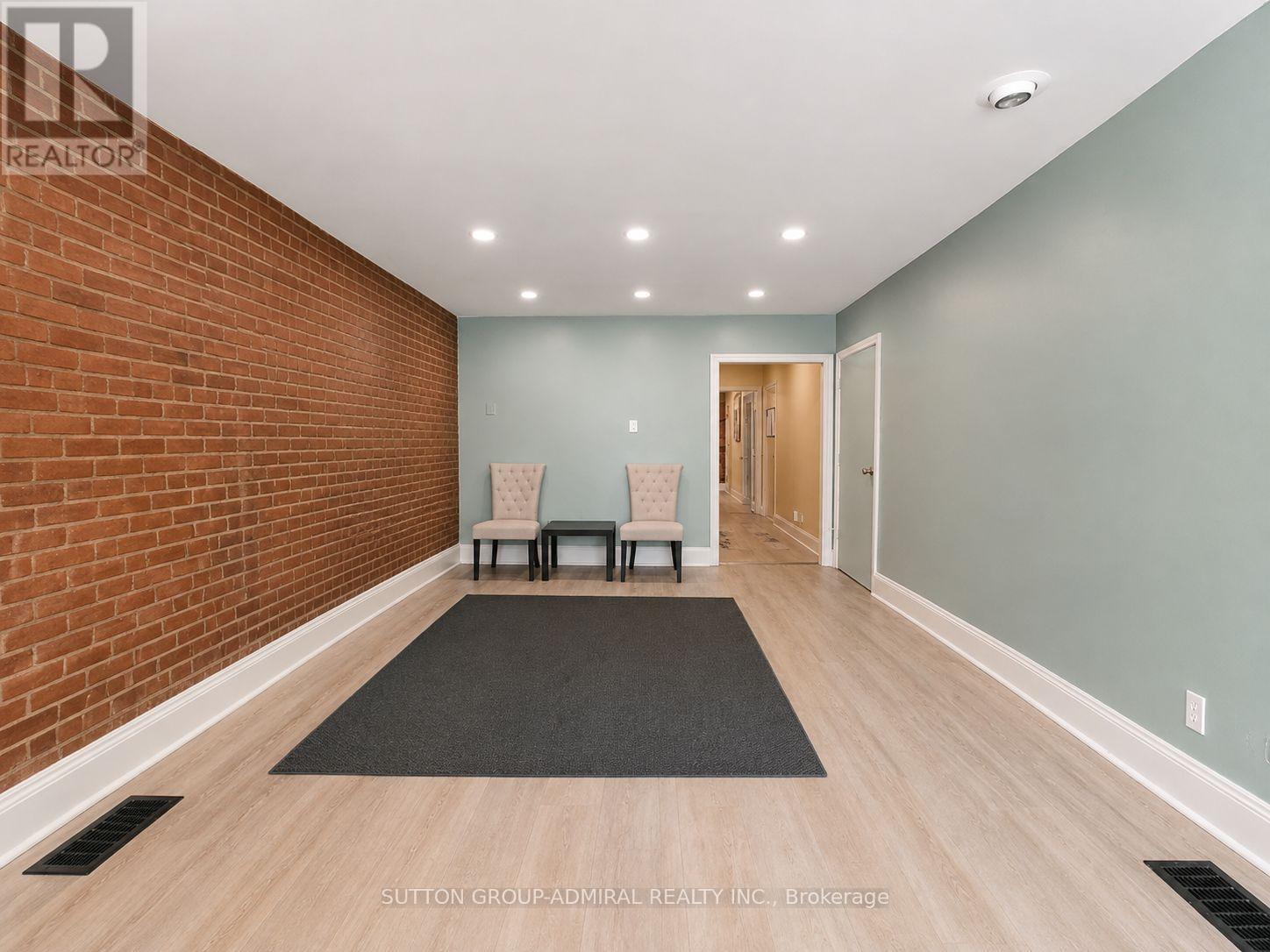 #Unit 101 249 Division Street, Cobourg, Ontario, K9A3P9, Cobourg, Ontario — photo 3 of 5