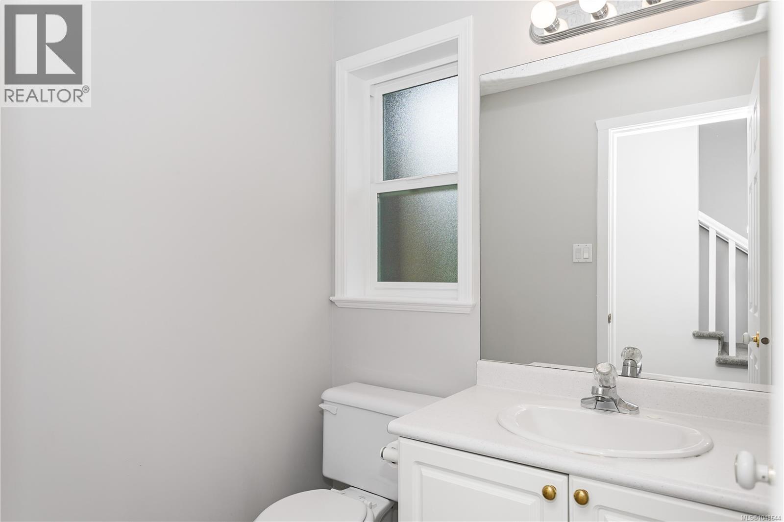 6240 Parkwood Dr - Image 10