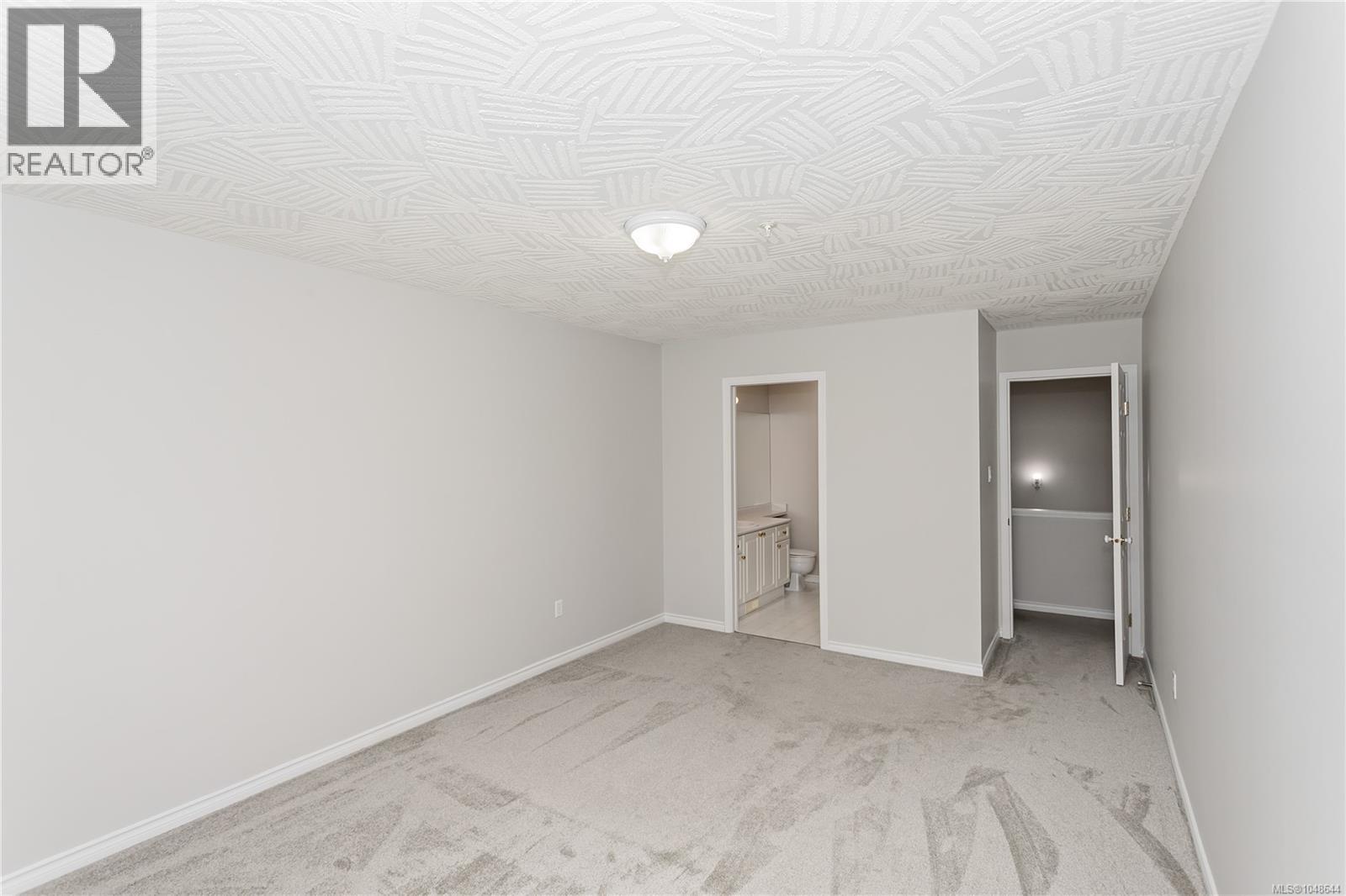 6240 Parkwood Dr - Image 11