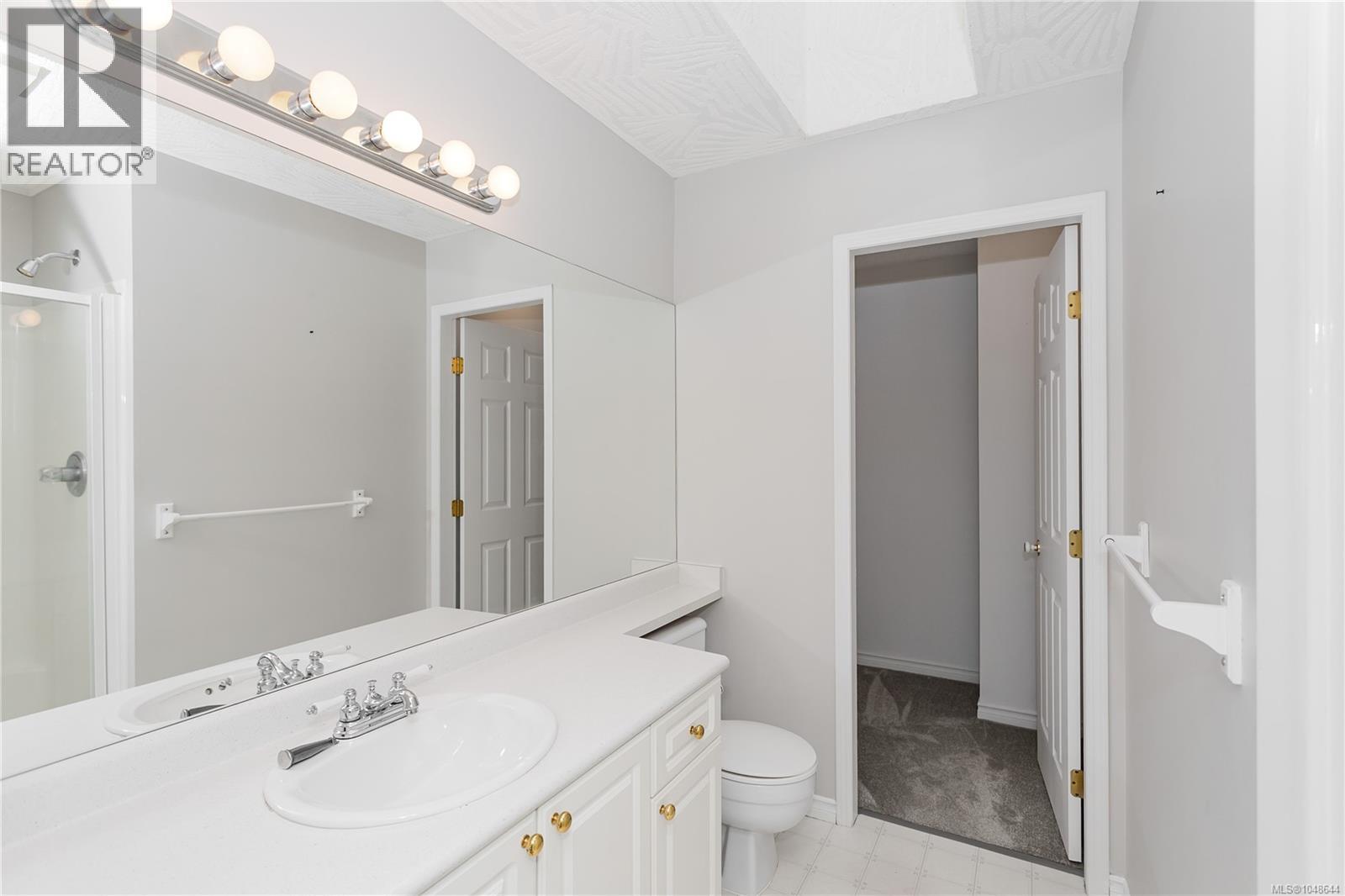 6240 Parkwood Dr - Image 12
