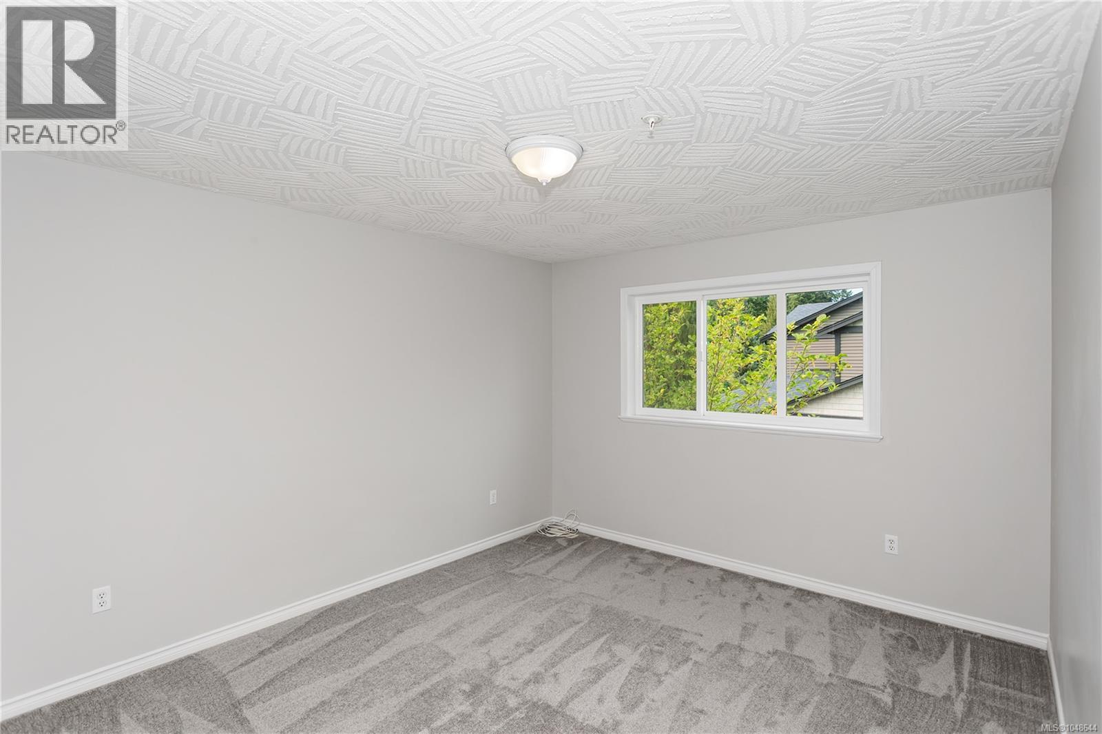 6240 Parkwood Dr - Image 19