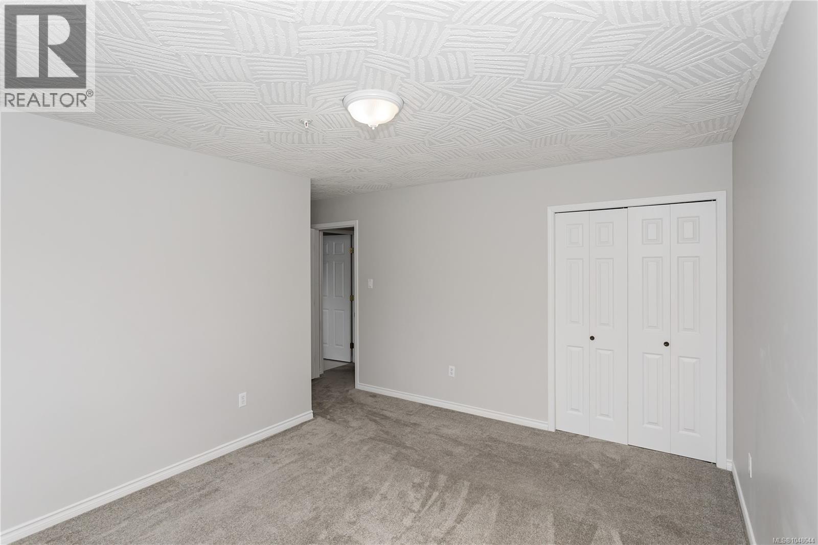6240 Parkwood Dr - Image 20