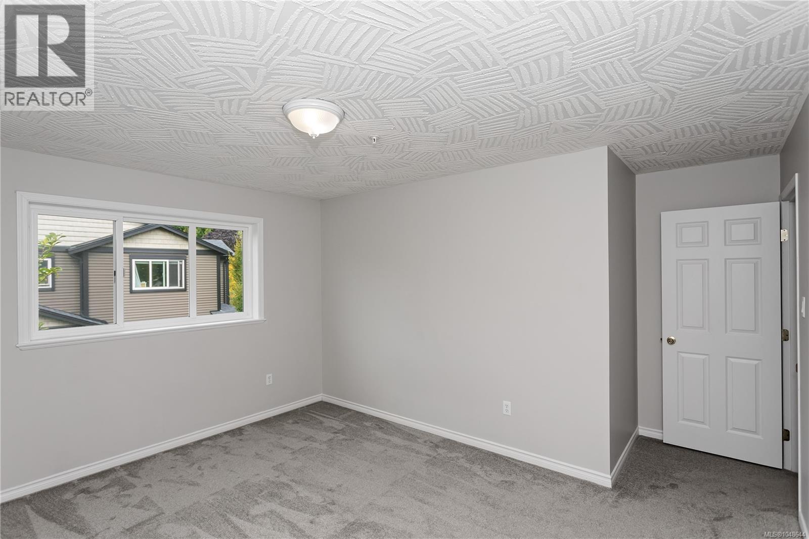 6240 Parkwood Dr - Image 21