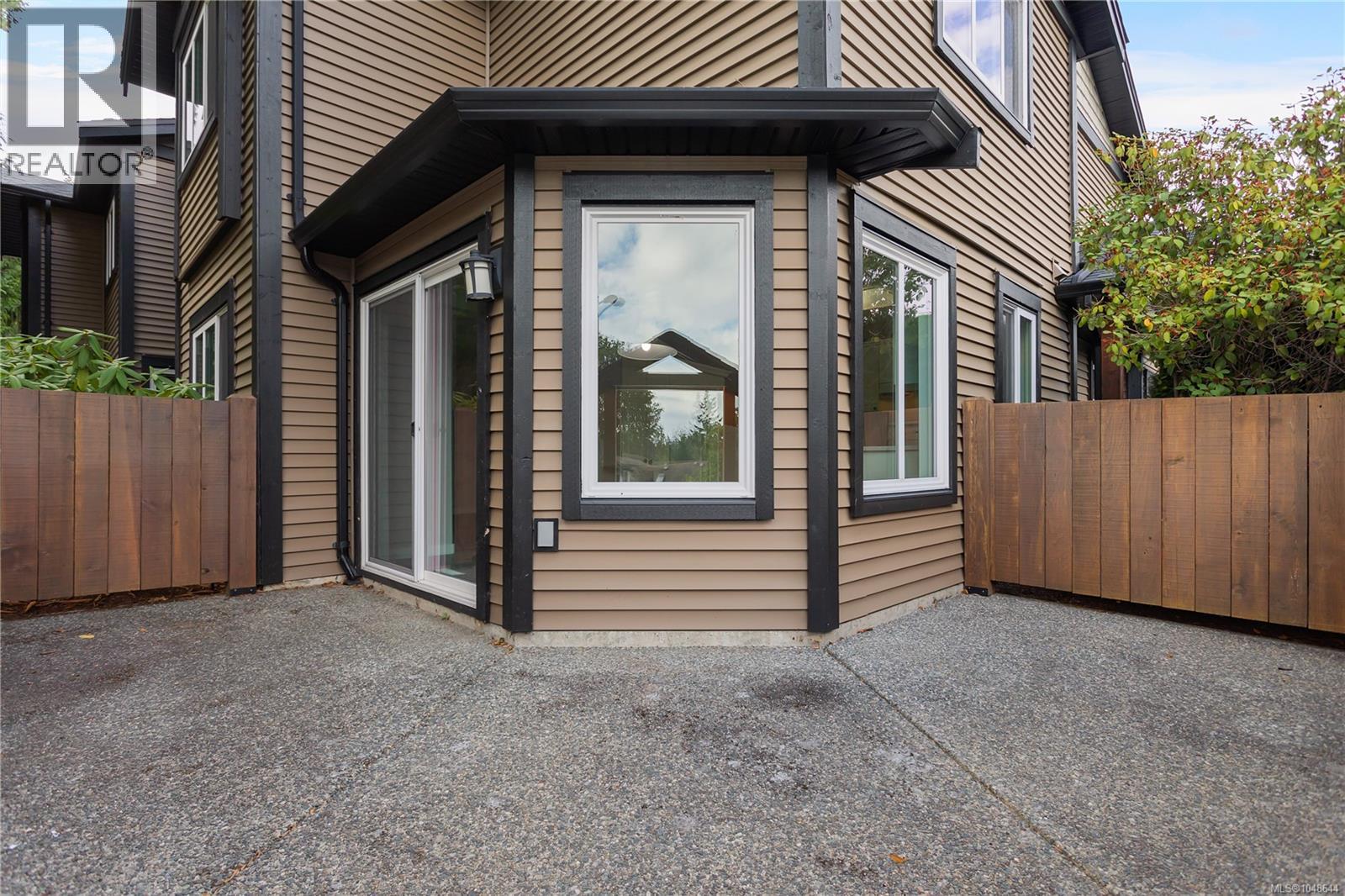 6240 Parkwood Dr - Image 23