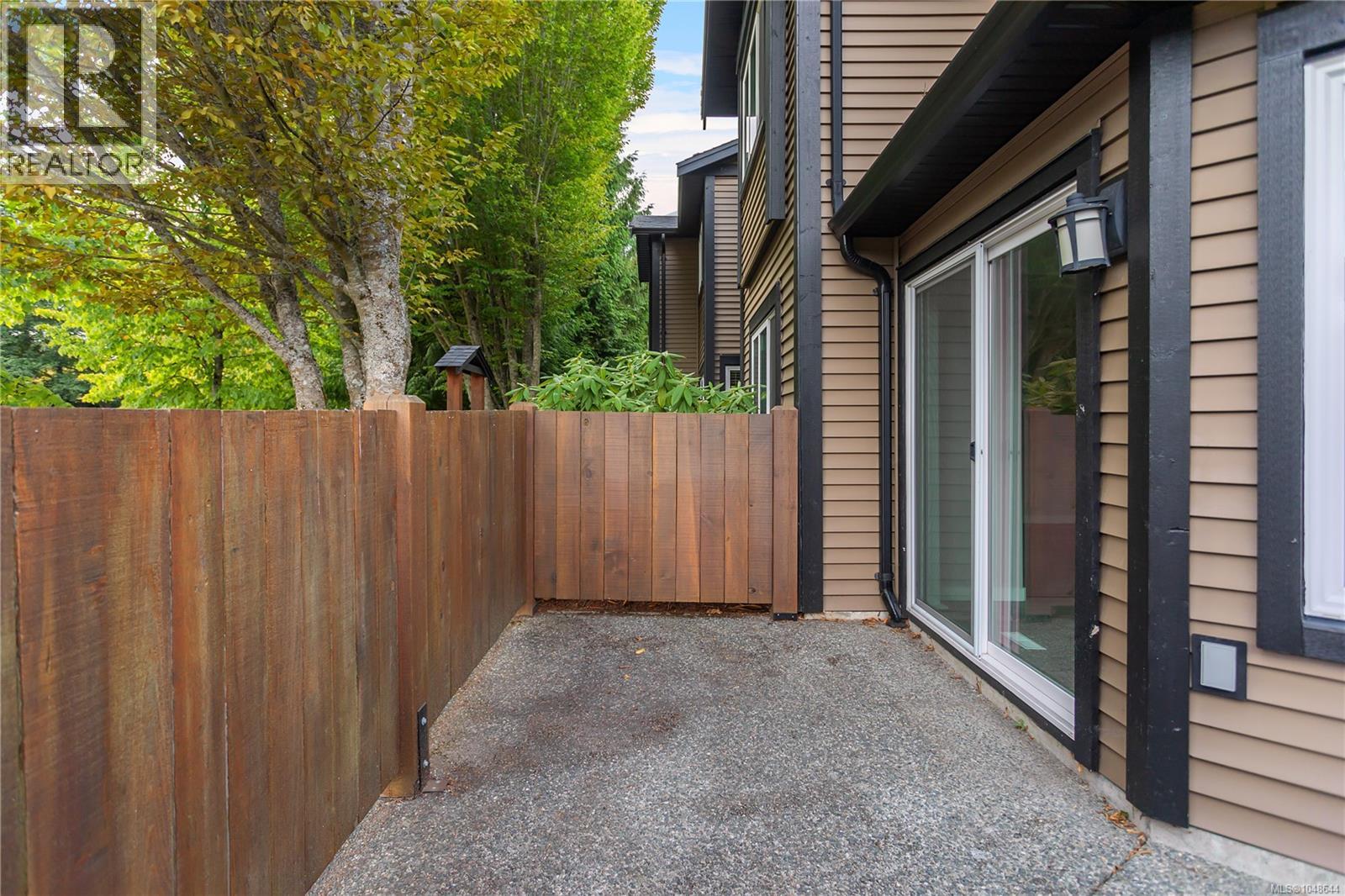 6240 Parkwood Dr - Image 25