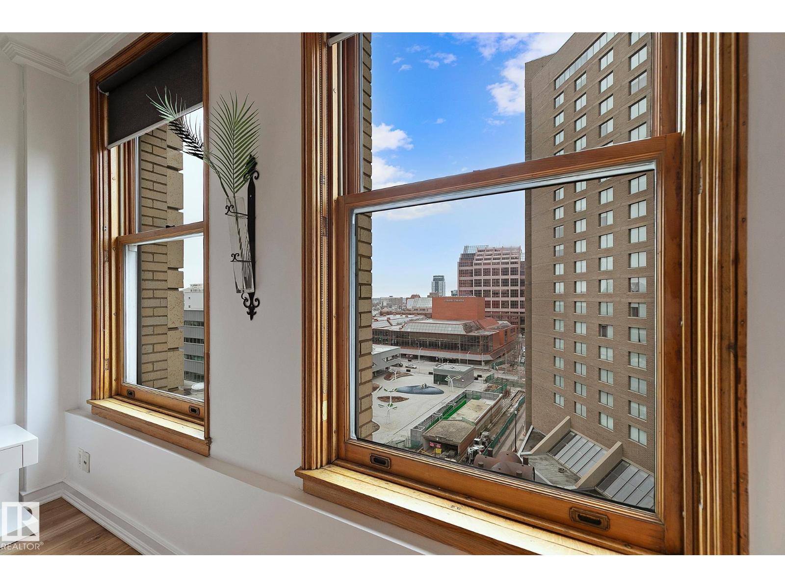 806 10134 100 ST NW - 37