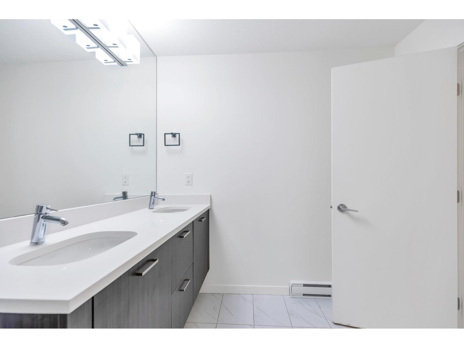 2 Bed, 2 Bath House for Sale in Langley – B005 20087 68 AVENUE, Langley – MLS# R3161413 - Image 10