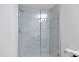 B005 20087 68 Avenue, Langley, BC V2Y0Y3 Photo 9