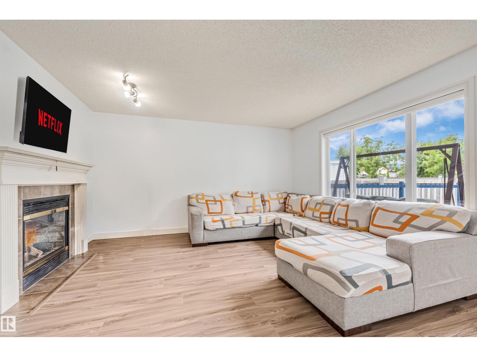 20324 48 AV NW - 15