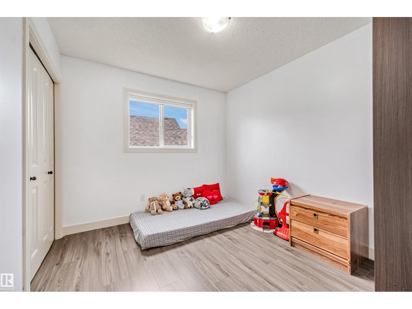 20324 48 AV NW - 39