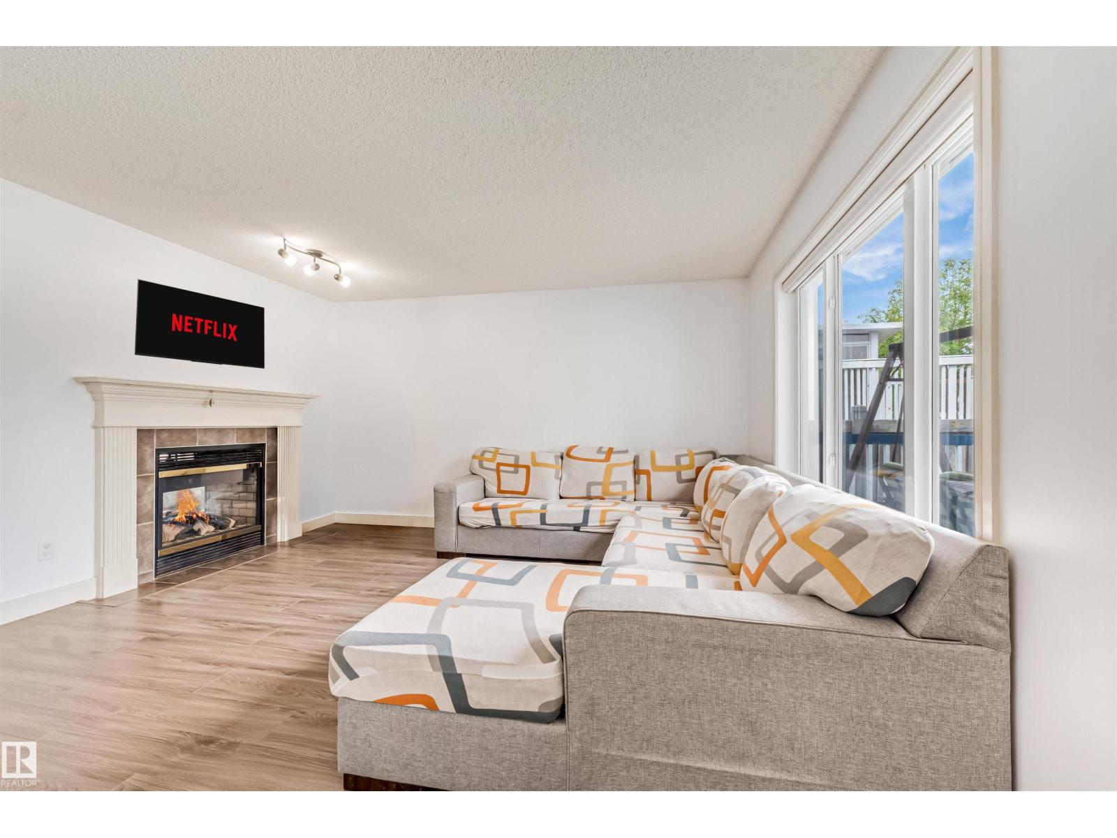 20324 48 AV NW - 14