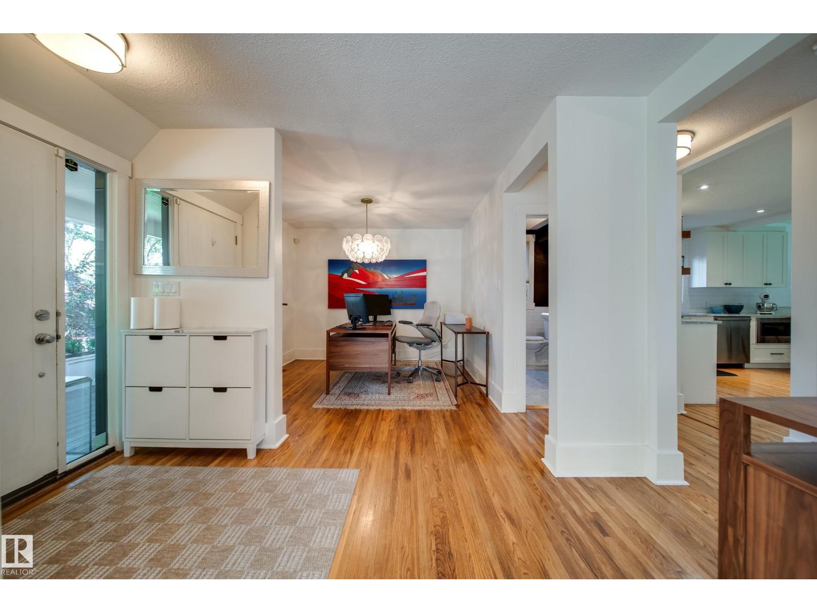 10335 137 ST NW - 3