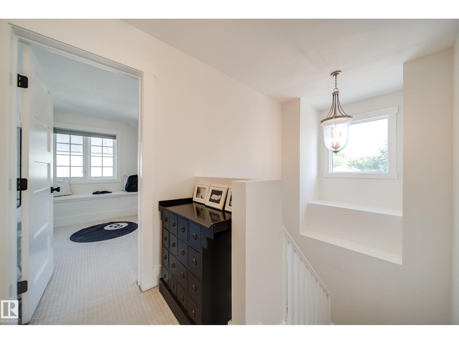 10335 137 ST NW - 28