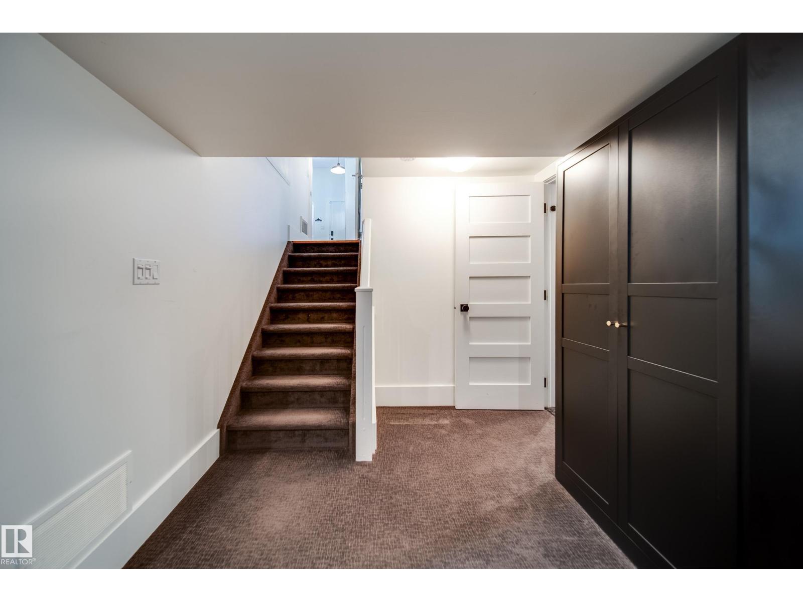 10335 137 ST NW - 37