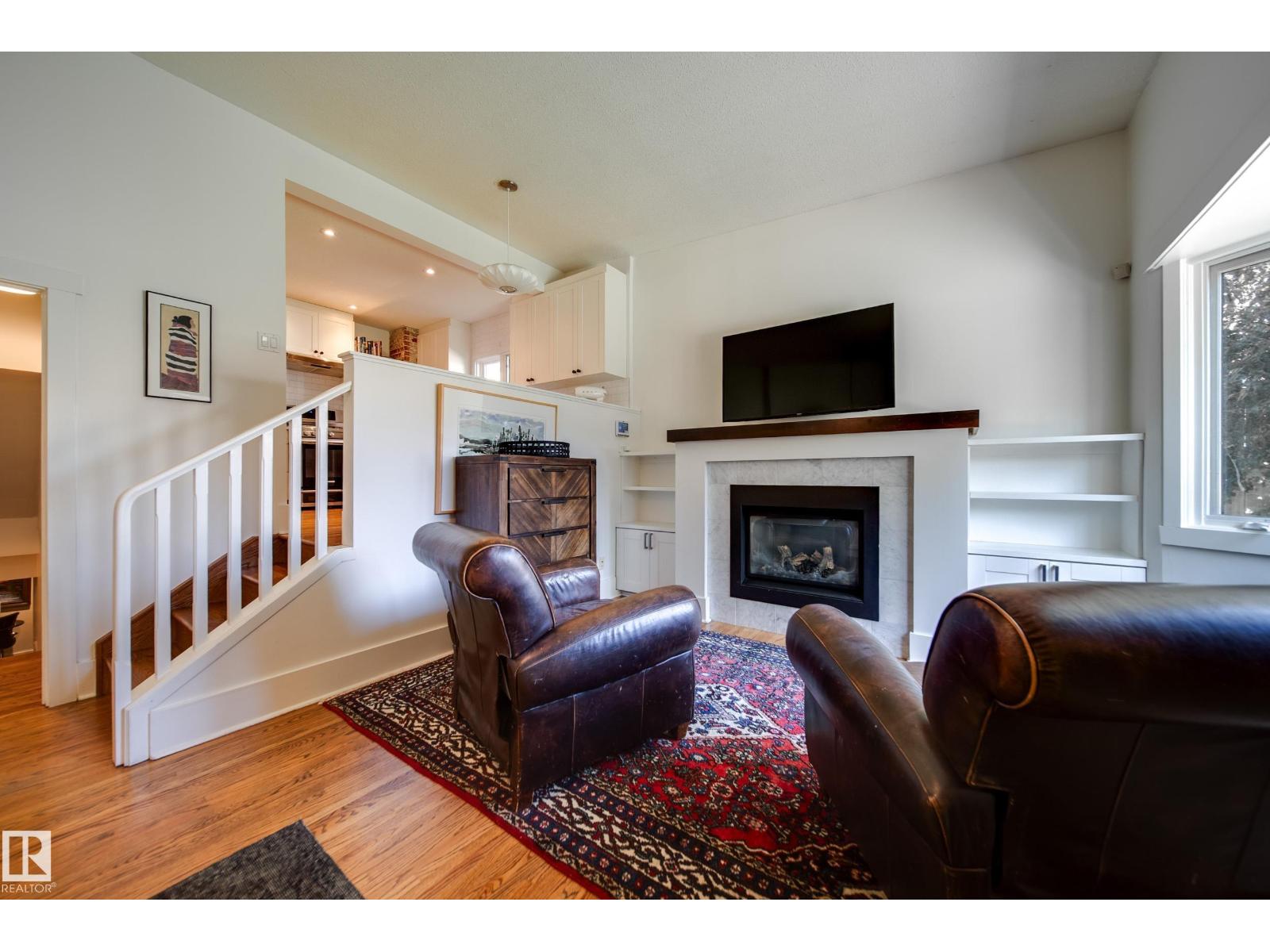 10335 137 ST NW - 16