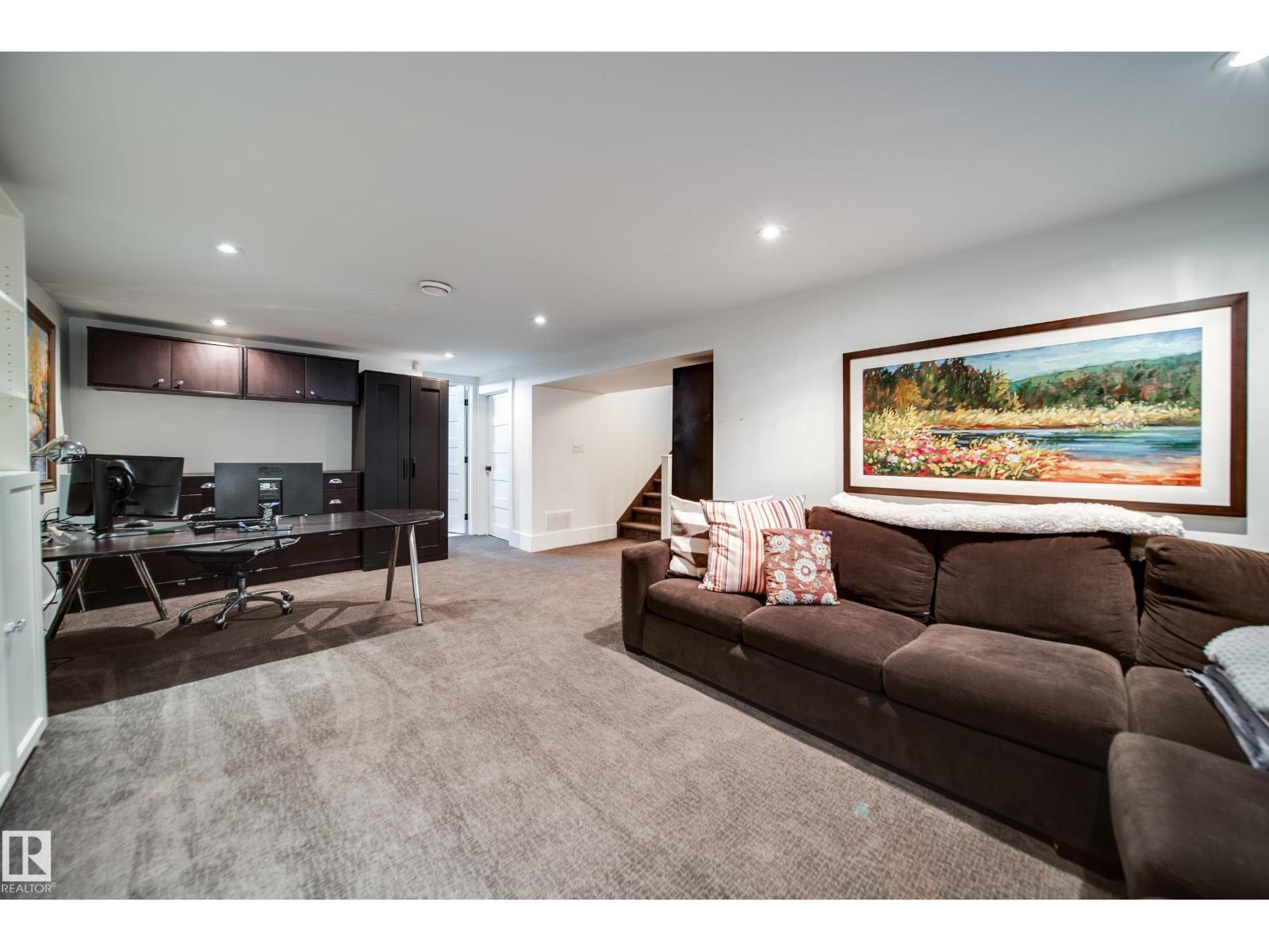 10335 137 ST NW - 40