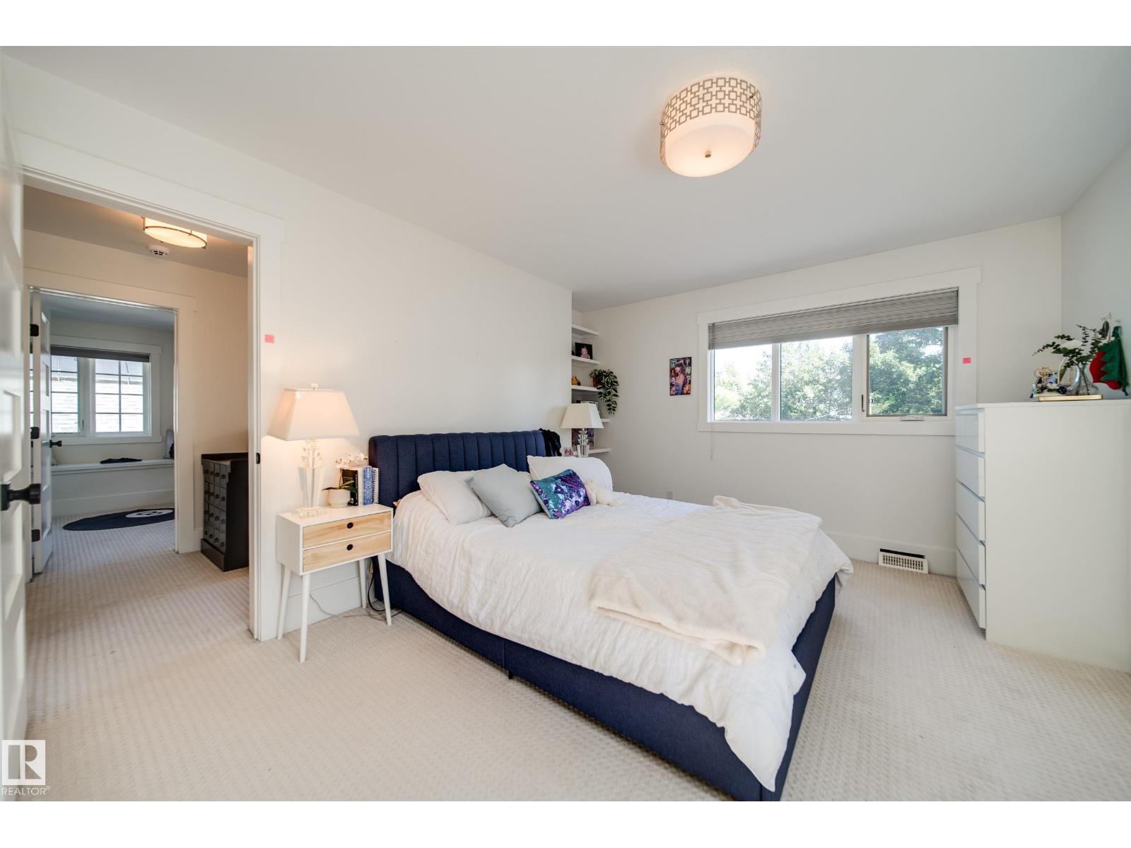 10335 137 ST NW - 32