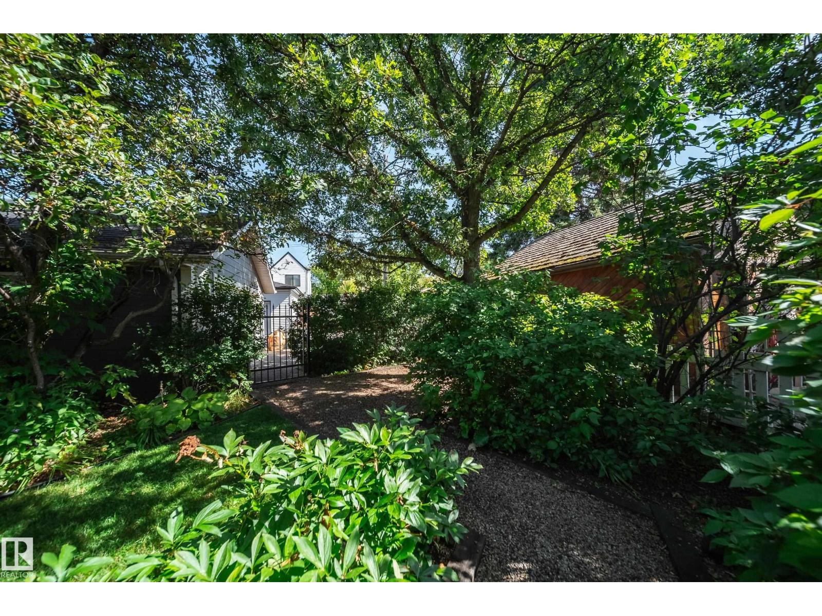 10335 137 ST NW - 53