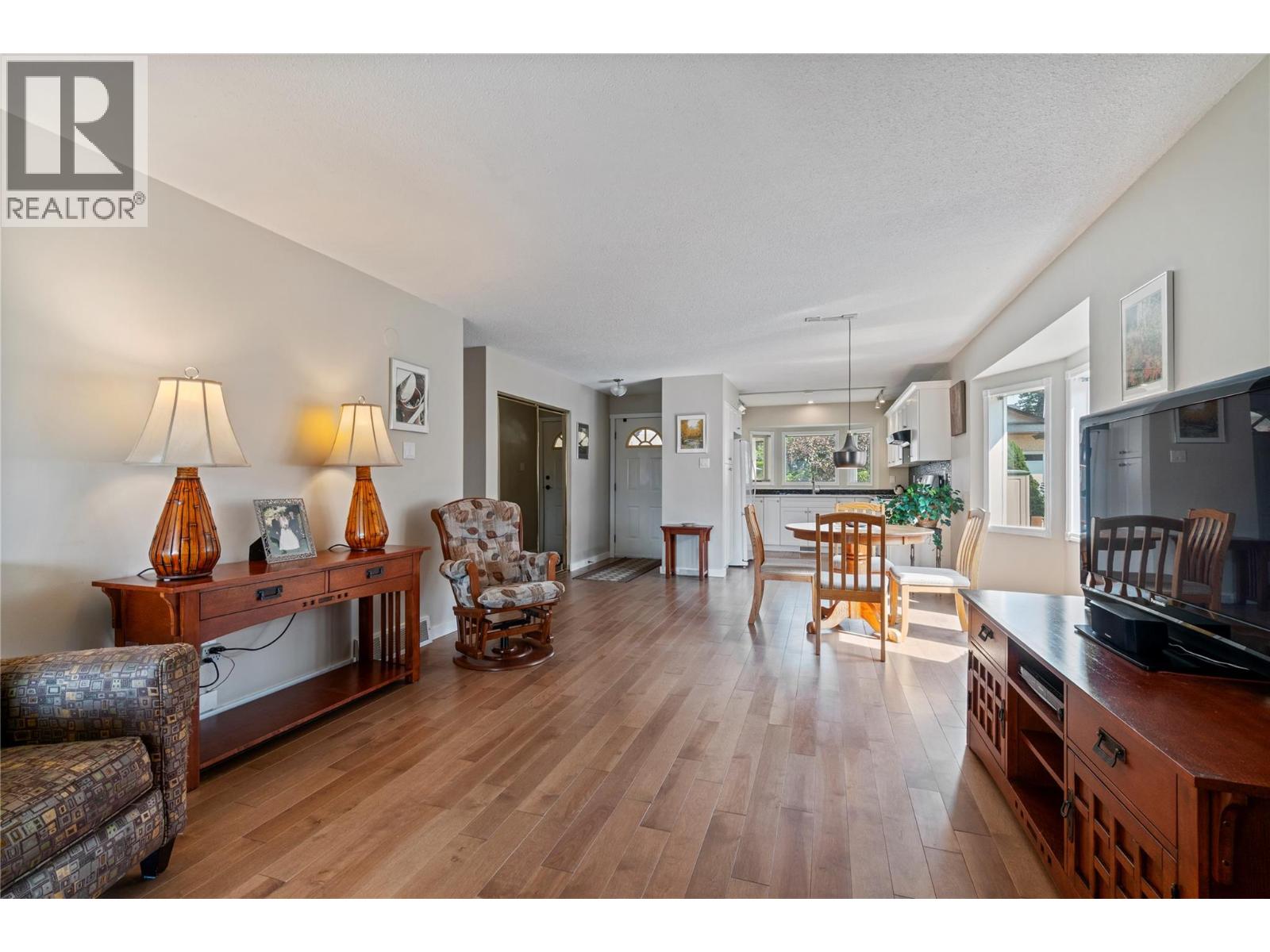 2415 5 Avenue NE, Salmon Arm