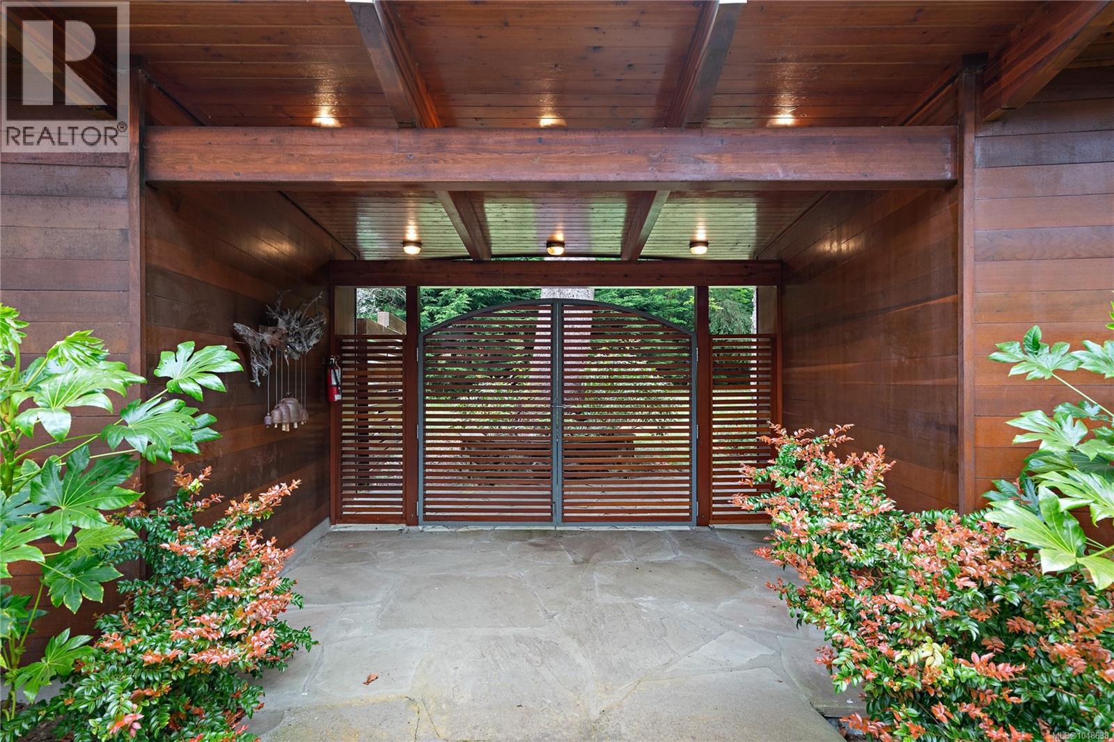  1228 Greenleaf Lane, Sidney Island