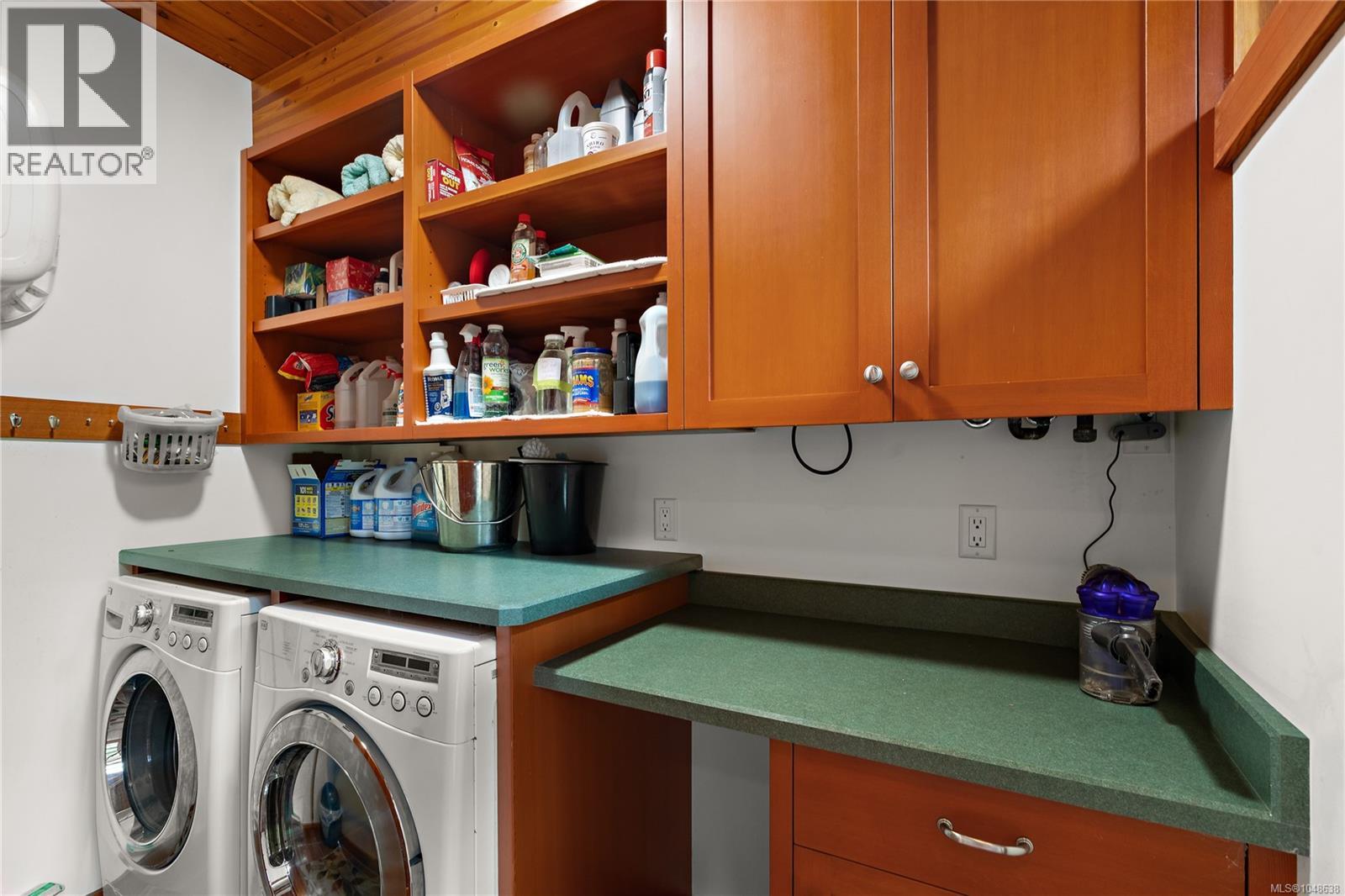  1228 Greenleaf Lane, Sidney Island