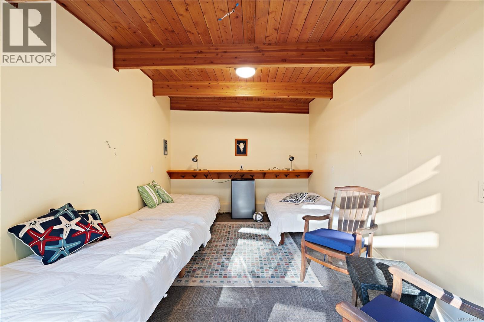  1228 Greenleaf Lane, Sidney Island
