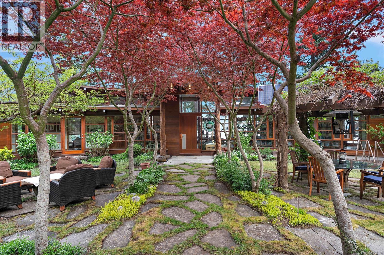  1228 Greenleaf Lane, Sidney Island