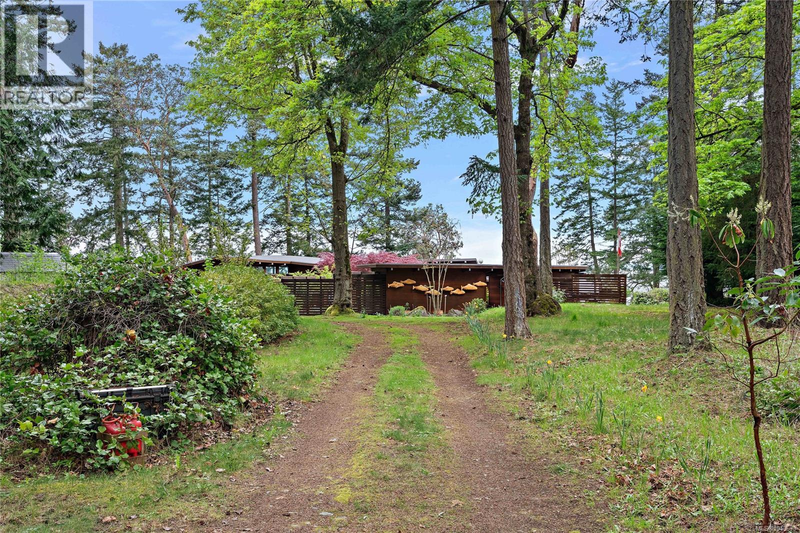  1228 Greenleaf Lane, Sidney Island