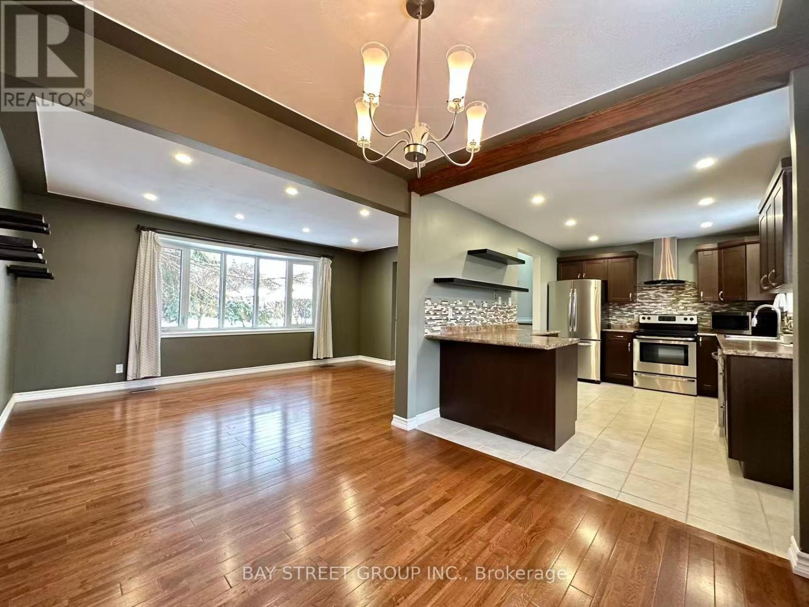 49 Howland Drive, Kitchener, Ontario, N2E1G4, Kitchener, Ontario — photo 2 of 5