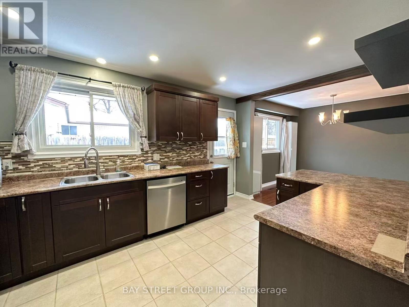 49 Howland Drive, Kitchener, Ontario, N2E1G4, Kitchener, Ontario — photo 5 of 5
