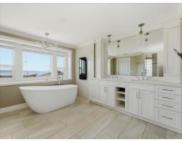 1087 Finlay Street, White Rock, BC V4B4K7 Photo 23