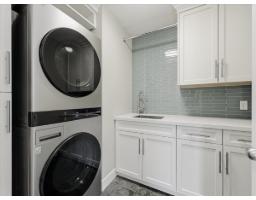 1087 Finlay Street, White Rock, BC V4B4K7 Photo 30