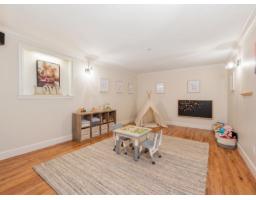 1087 Finlay Street, White Rock, BC V4B4K7 Photo 35