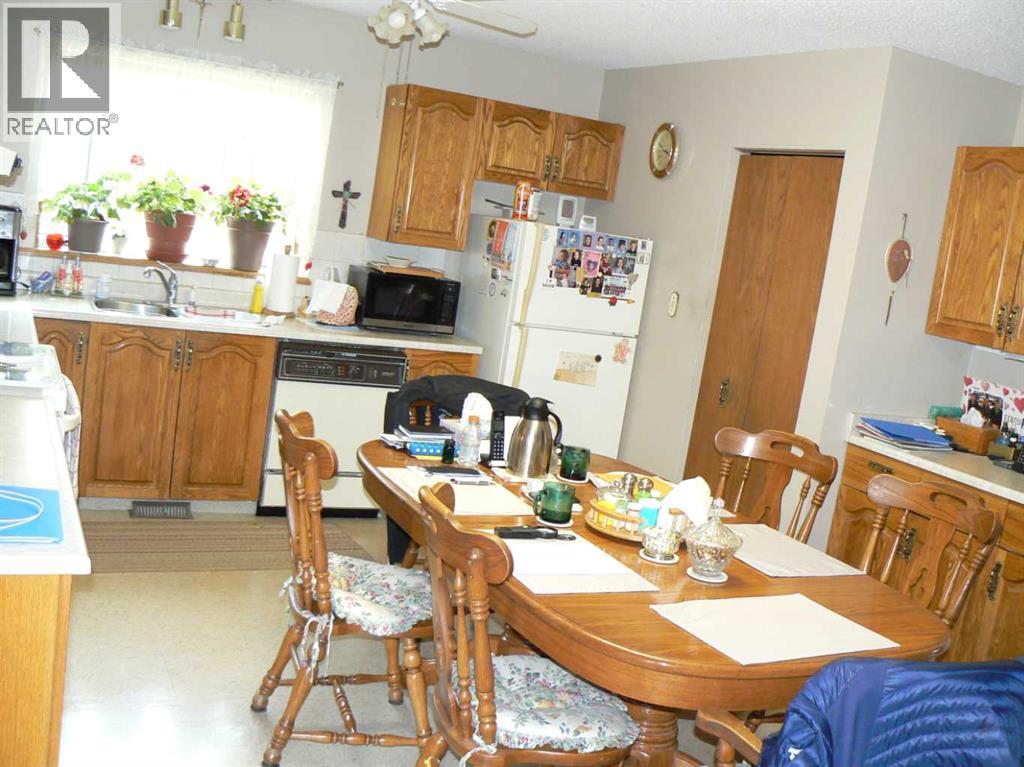 4844 57 Avenue, High Prairie, Alberta, T0G1E0, High Prairie, Alberta — photo 3 of 5
