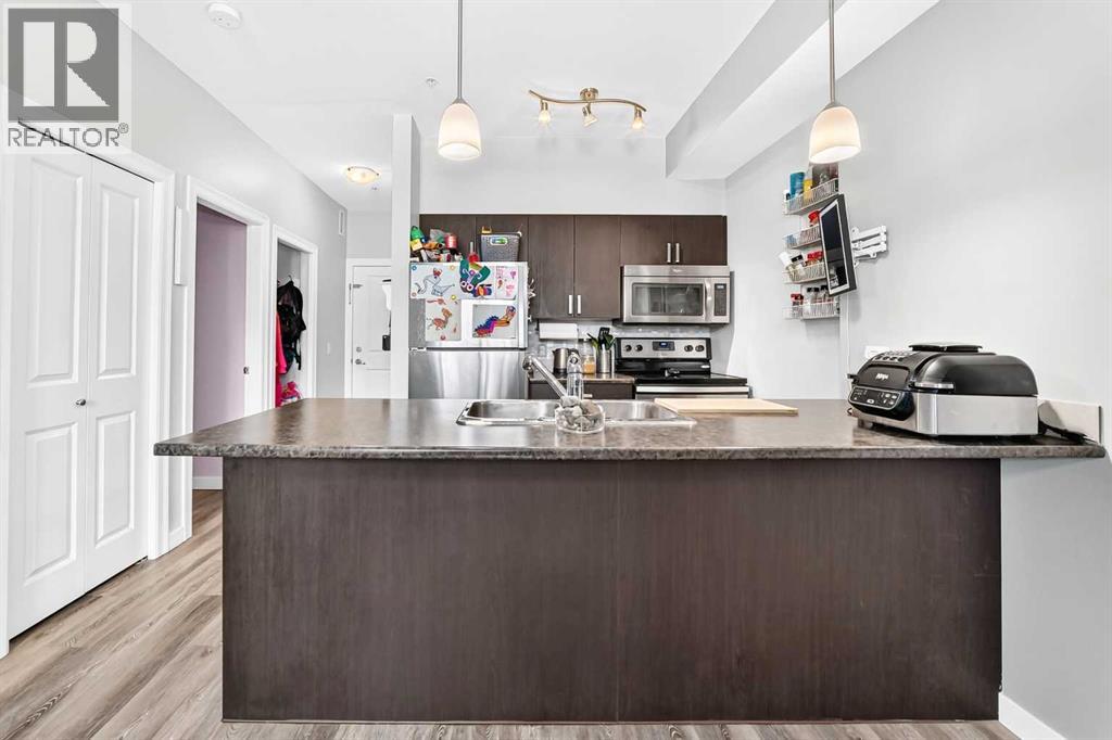 117 Copperpond Common Southeast, Calgary, Alberta, T2Z5E2, Calgary, Alberta — photo 4 of 5