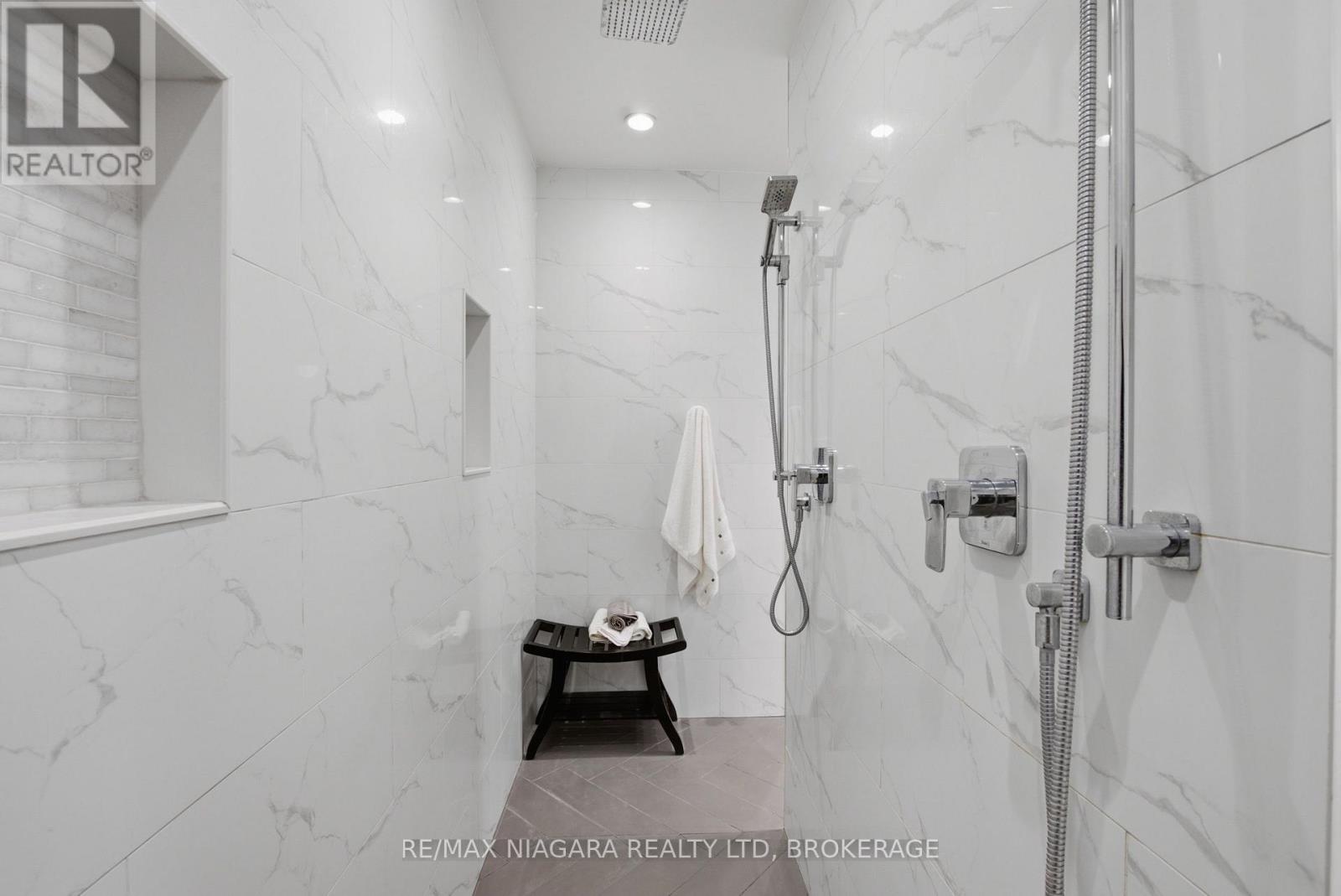 6 Tanner Circle — photo 27