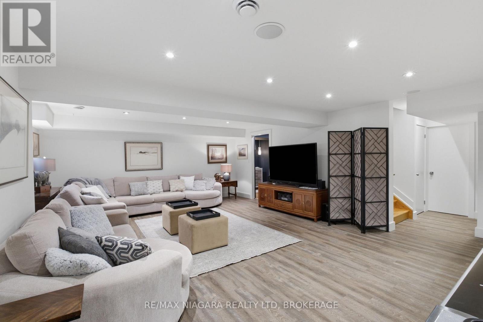 6 Tanner Circle — photo 35