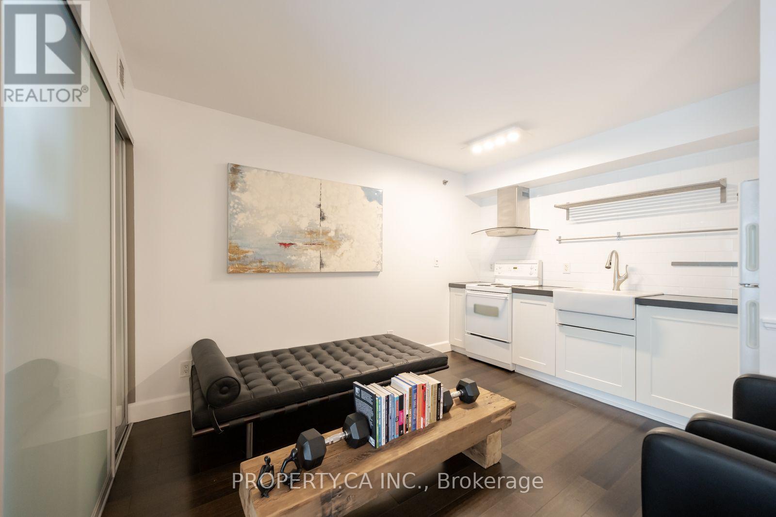 #912 210 VICTORIA STREET - 13