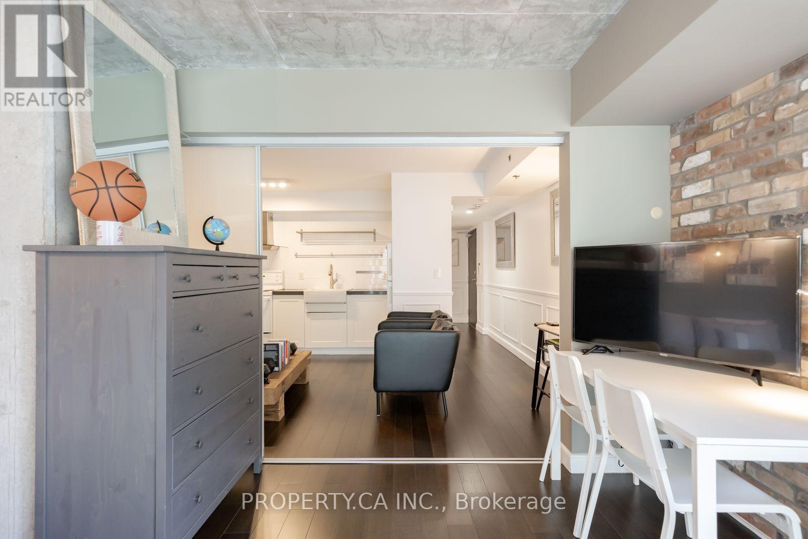 #912 210 VICTORIA STREET - 25