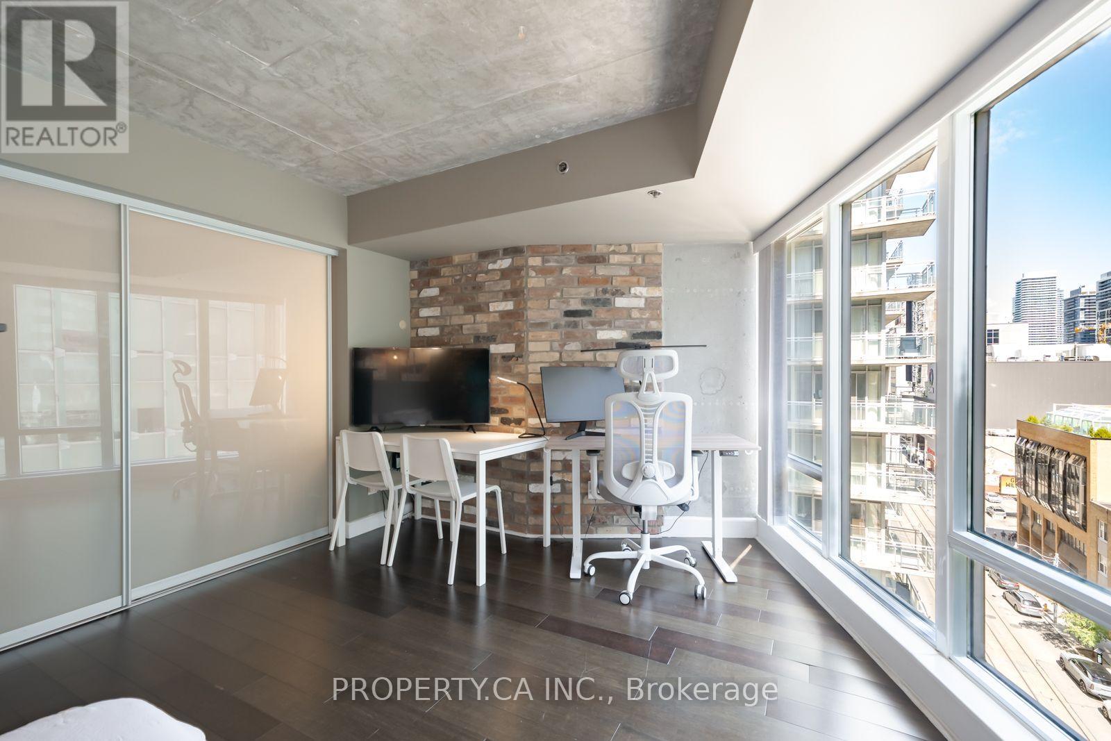 #912 210 VICTORIA STREET - 29
