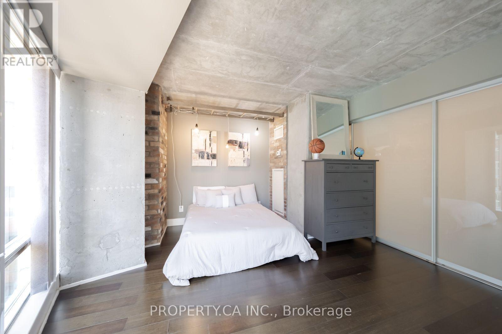 #912 210 VICTORIA STREET - Image 30
