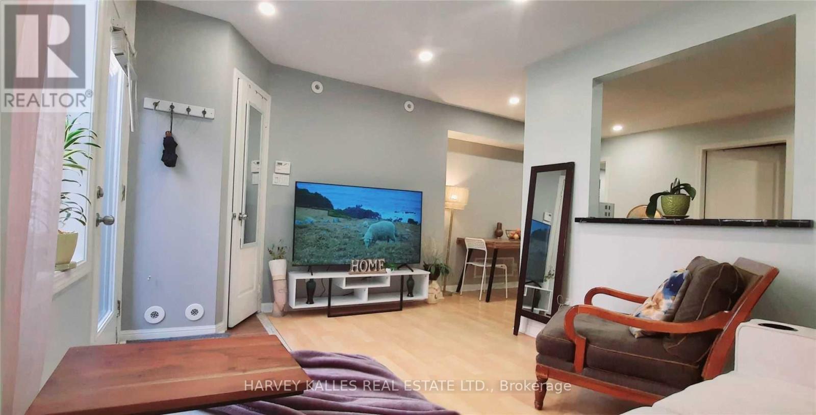 #220 28 DOURO STREET - 1