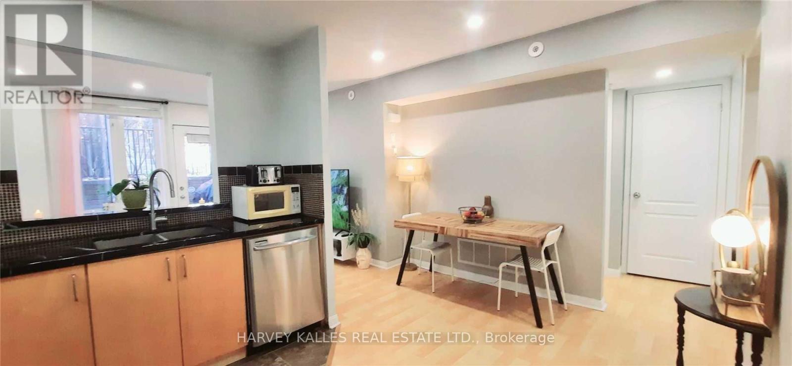 #220 28 DOURO STREET - 10