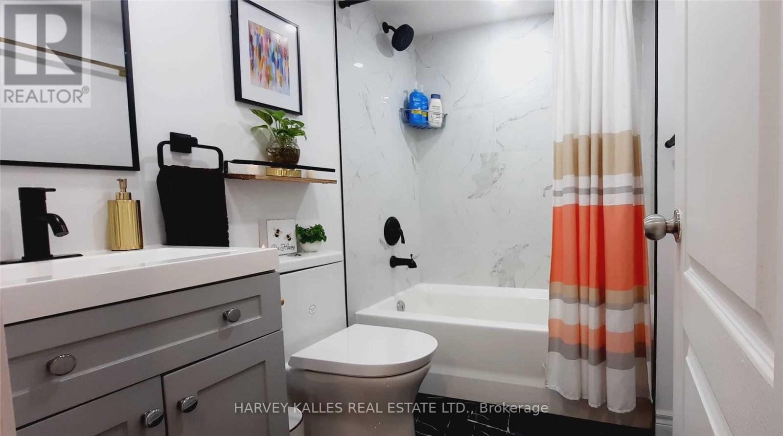 #220 28 DOURO STREET - 22